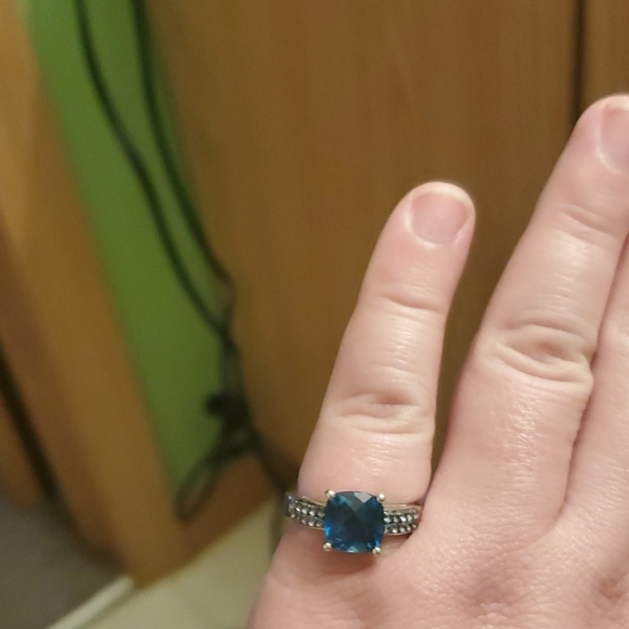 Ring - Picture 5 of 5